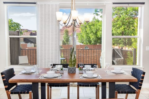 624 Eight (8) seating dining area with a view