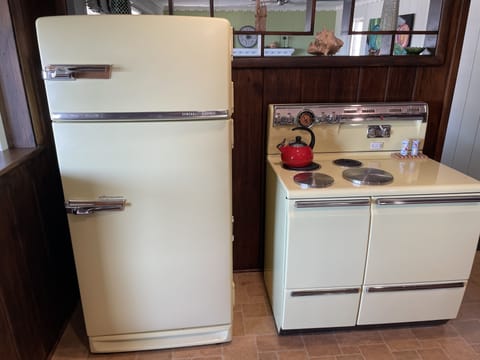 Wonderfully vintage kitchen