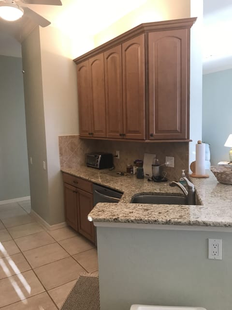 Kitchen and breakfast bar.