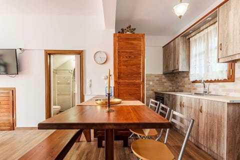 Spacious dinning area