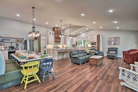 Living Area | Dining Area