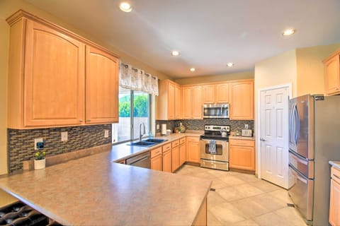 Kitchen | Fully Equipped w/ Cooking Basics | 1st Floor