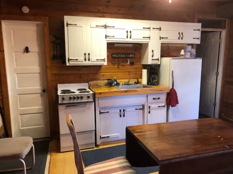 Compact full kitchen