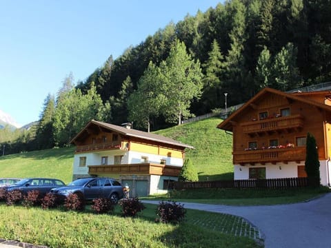 Zirbenchalet Großglockner - Swiss stone pine chalet Chalet in Carinthia, Austria
