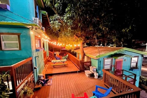 Shared Patio and Grilling Area (1)