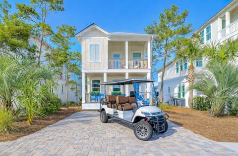 Welcome to "Tres Palmas" - a beautiful coastal cottage just off of Scenic 30A!