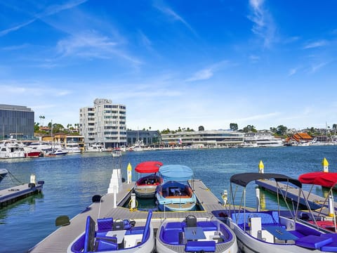 New port marina and shops
Short walk 