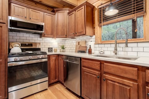 The Perfect Kitchen to Whip up your Favorite Meals