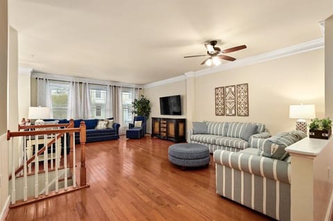 2nd Floor Living Room (1)