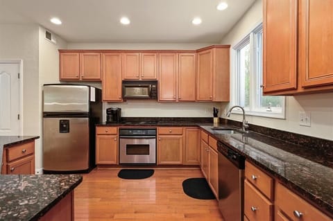 2nd Kitchen and Dining (3)