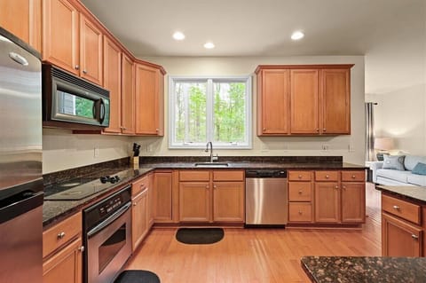 2nd Kitchen and Dining (5)