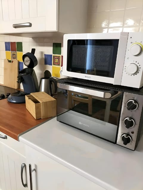 Var, Les Sablettes, Atypical apartment, almost in the water Apartment in La Seyne-sur-Mer