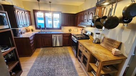 Fully outfitted kitchen