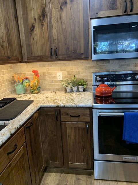 Gourmet Kitchen with lots of amenities!