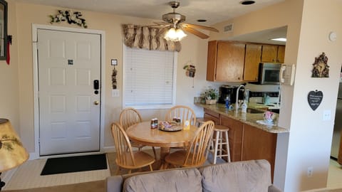 DR looking into kitchen.