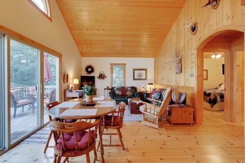 Mercer Vacation Rental Cabin | 2BR | 1BA | 1,000 Sq Ft | Steps for Access