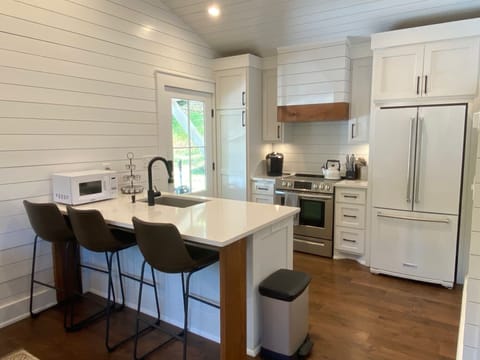 island seating for 3