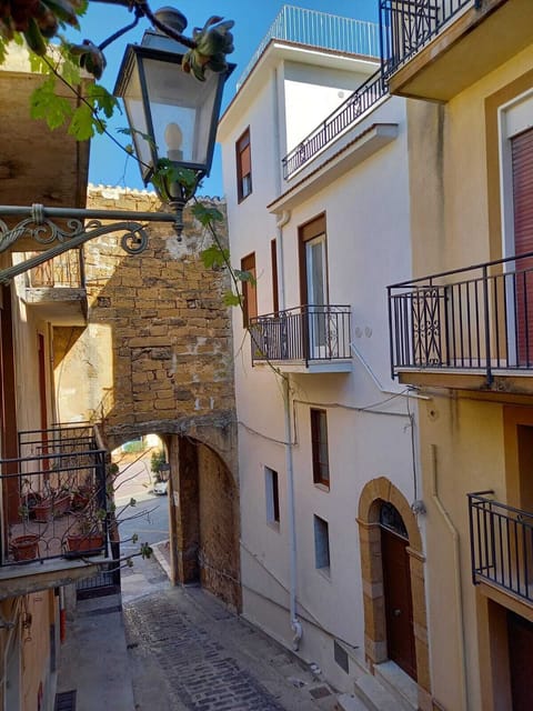 Vita Vicanza is the white villa to the right of the arch. 
