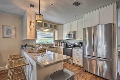 Kitchen | Fully Equipped | Stainless Steel Appliances