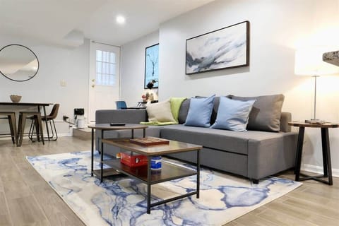 Cozy space to unwind after traversing the city 