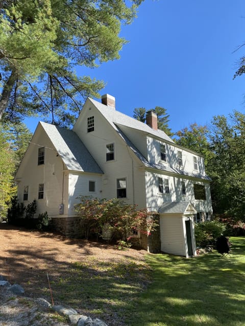 front of house from driveway