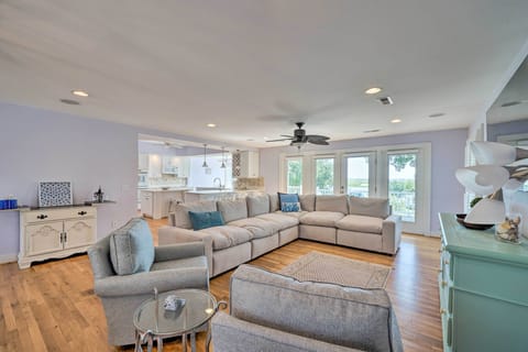 Living Room | 2nd Floor