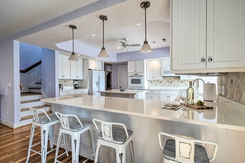 Kitchen | Dishware/Flatware | Trash Bags/Paper Towels