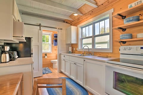 Well-Equipped Kitchen | Dishware & Flatware Provided