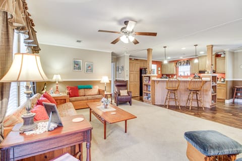 Living Area | Free WiFi | Central A/C | Smart TV