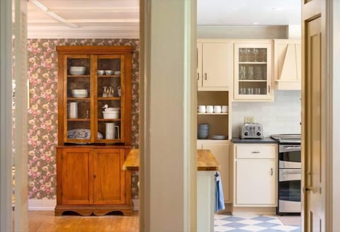 Kitchen and dining room.