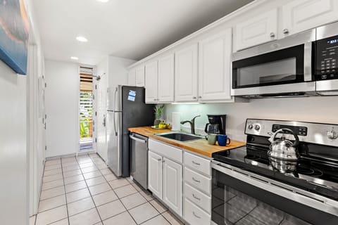 fully equipped kitchen