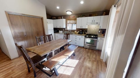 Riverside-Cabin-11052021_105316