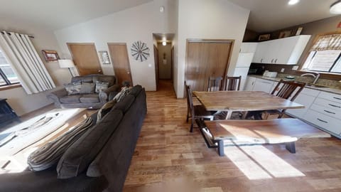 Riverside-Cabin-11052021_105303