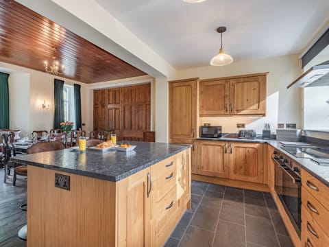 Kitchen | Groudd Hall, Cerrigydrudion