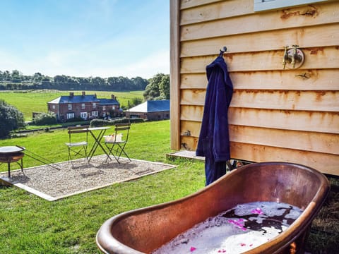 Outdoor area | Grace, Little Braunston