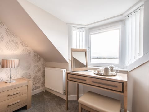 Double bedroom | Shore View Cottage, Kessock