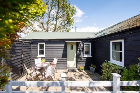 The seaside-themed annexe is perfect for two adults or a family of 4 with small children.