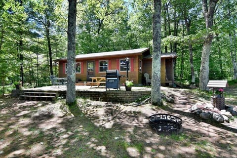 Nestled among the mighty Oaks on Buskey Bay