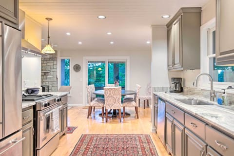 Kitchen | Fully Equipped | 1st Floor | Toaster | Blender