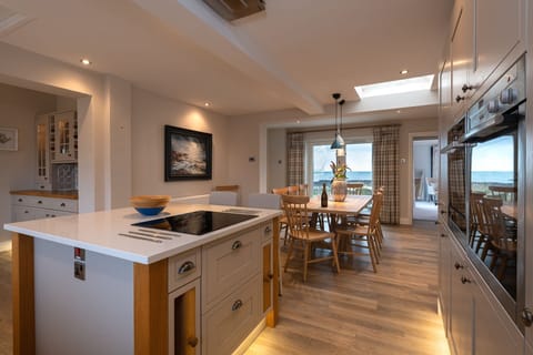 White Cottage Kitchen Island