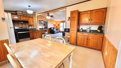 Lots of storage, coffee station, tea, popcorn, crockpot, gridle, blender...