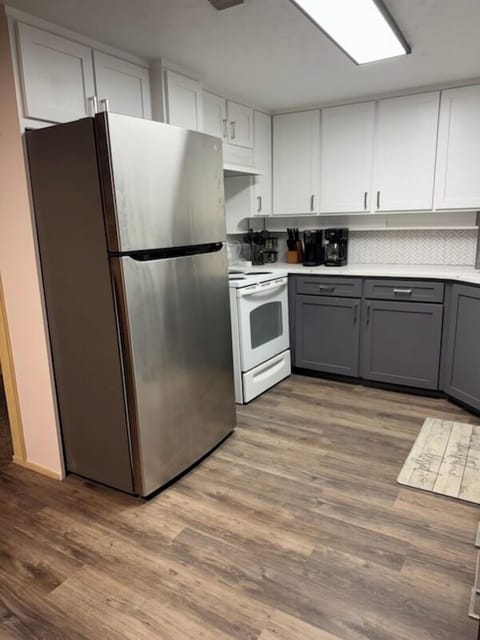 Kitchen area updated (awaiting professional photos)