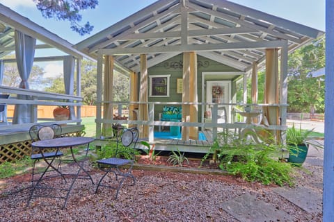 Another view of the front of the cabin