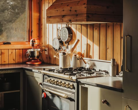 Well-equipped chef's kitchen 
