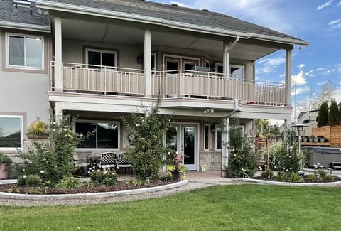 Spacious accommodations - 2,800 square feet of relaxation.