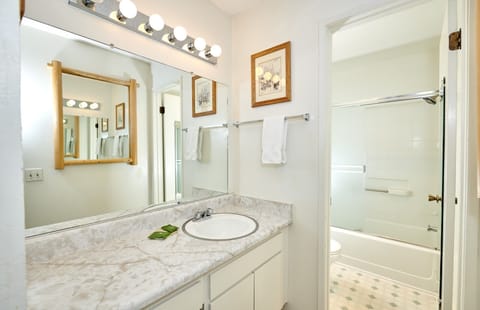 Double Sink, Indoors, Room, Sink, Bathroom