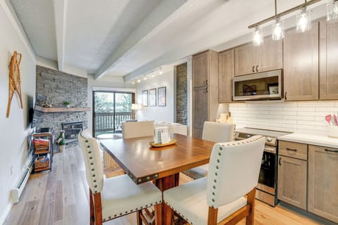 Kitchen & Dining Area