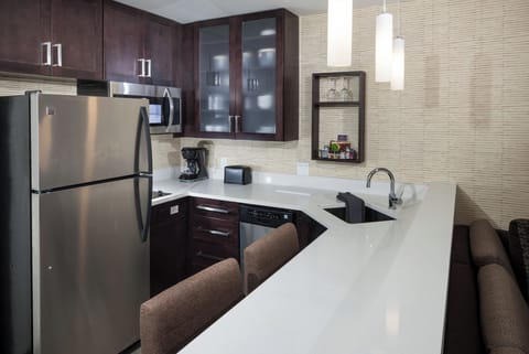 Living area + kitchen area, a perfect place for family getaways!