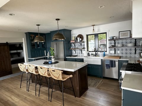 A kitchen so cute, it might inspire a cookbook.