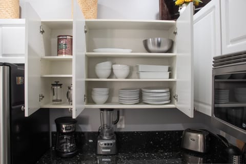 Fully equipped kitchen with Stainless Steal Appliances 